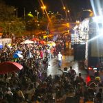 Foliões curtiram o domingo de carnaval mesmo com chuva
